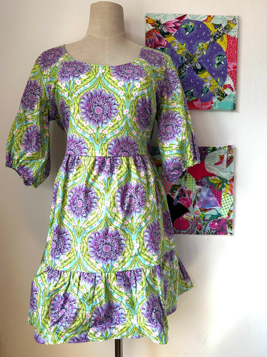 Debbi Dress (Daisy)